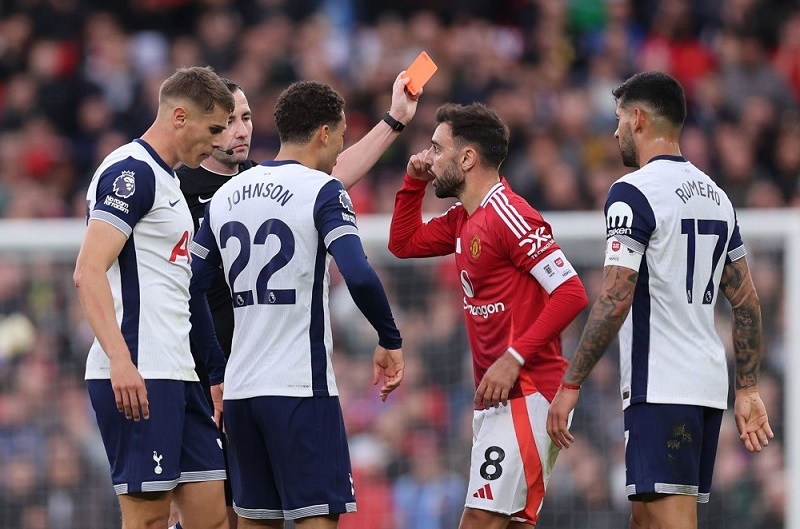 gary-neville-bruno-fernandes-khong-co-loi